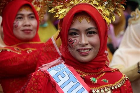 indonesische vrouw|Indonesische Vrouw Afbeeldingen en stockfotos